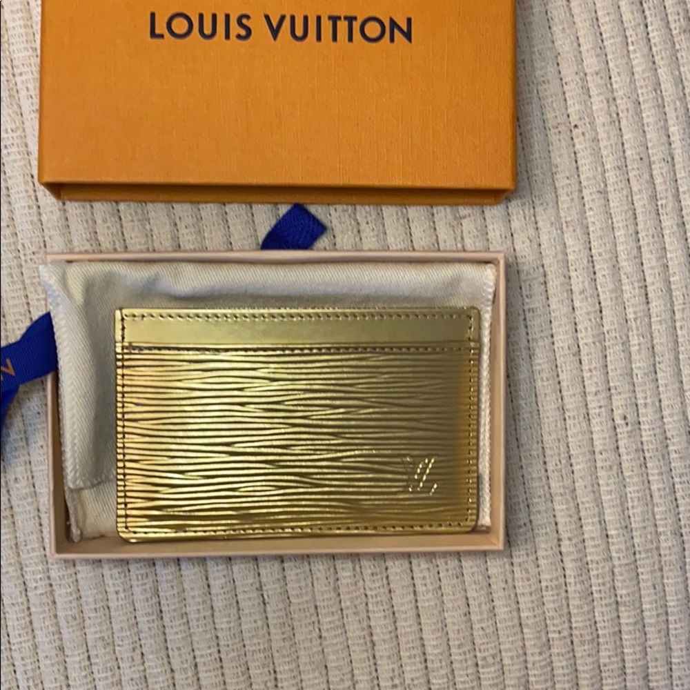 !! RARE LV CARD HOLDER SOLD OUT EVERYWHERE